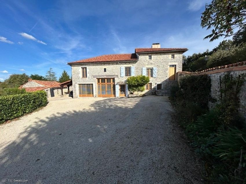 Image Façade à  maison individuelle de Verteuil-sur-Charente
