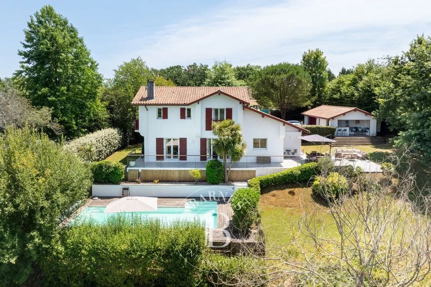 Image Façade à  maison individuelle de Arbonne