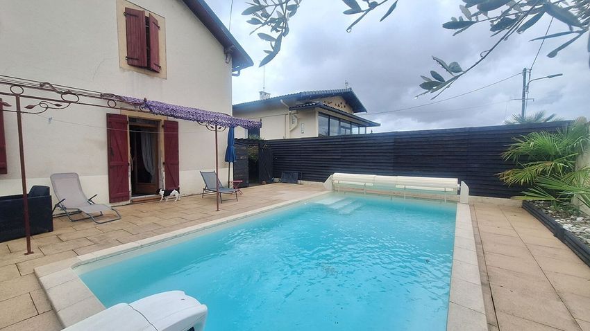 Image Piscine à  maison individuelle de Mane