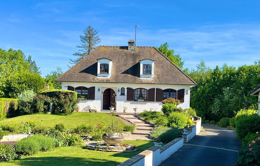 Image Façade à  maison de village de Salency