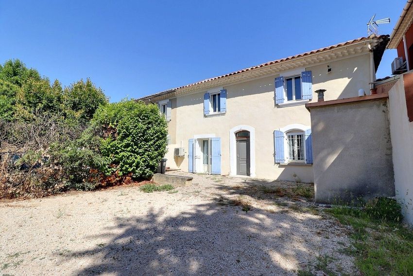 Image Façade à  maison mitoyenne de Carpentras