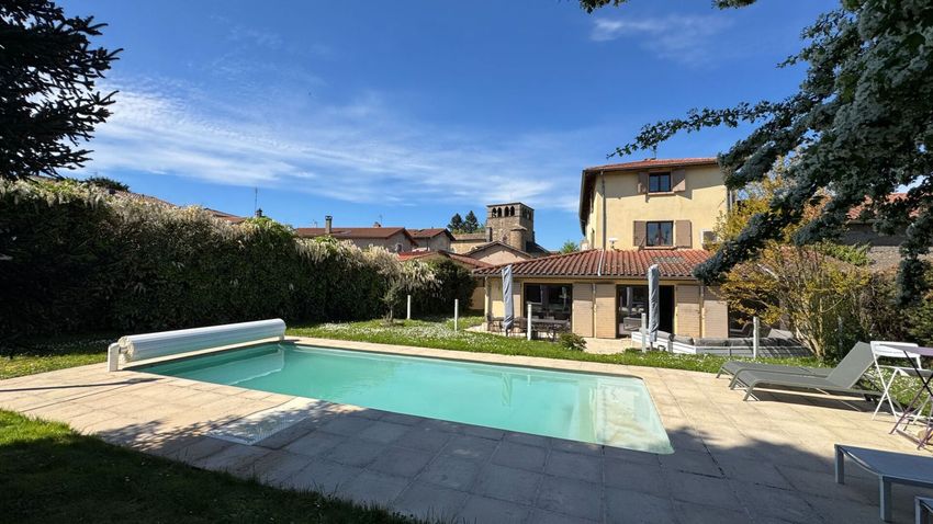 Image Piscine à  maison mitoyenne de Montanay