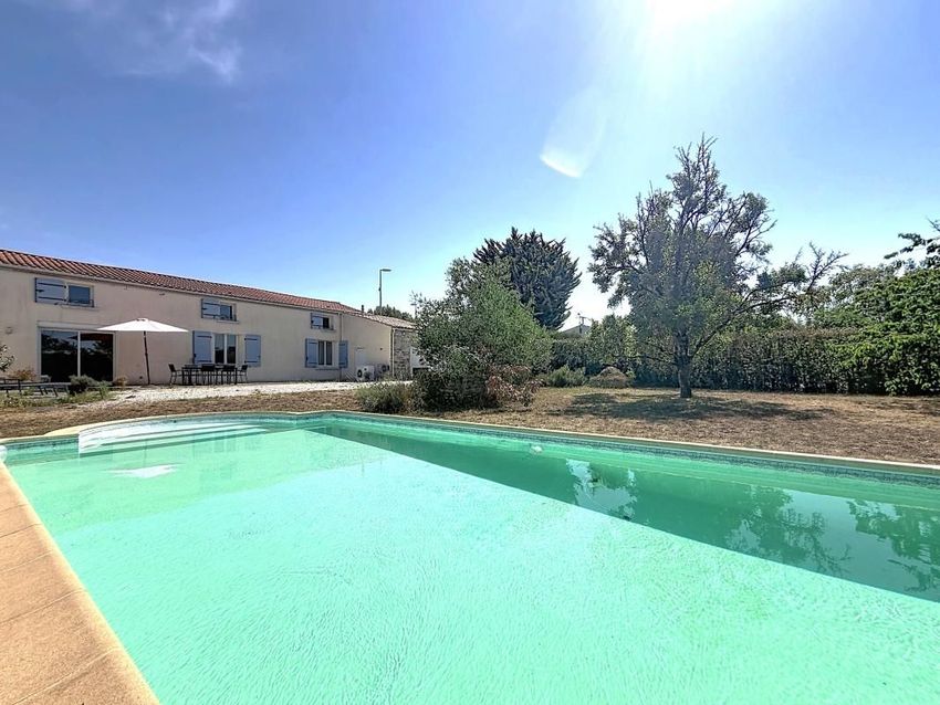 Image Piscine à  maison individuelle de Nuaillé-d'Aunis