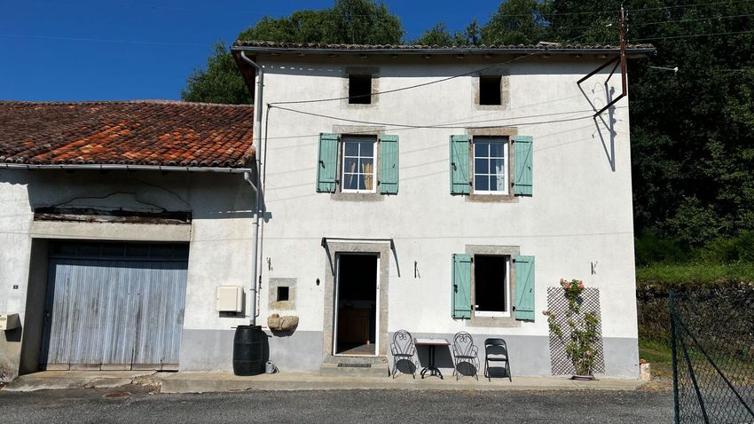 Image Façade à  maison mitoyenne de Cussac