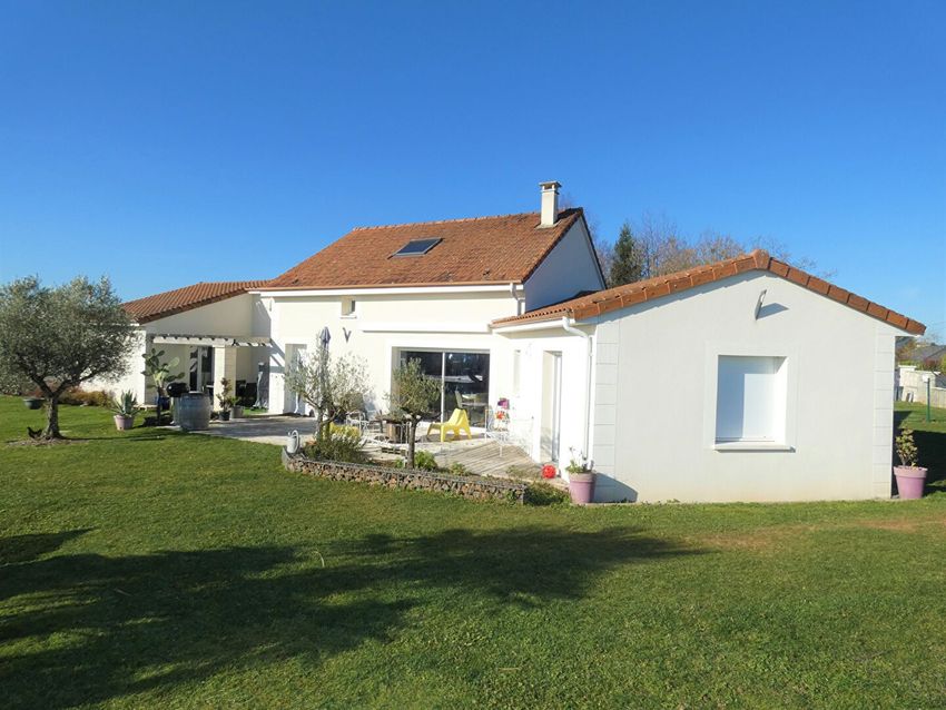 Image Façade à  maison individuelle de Angoisse