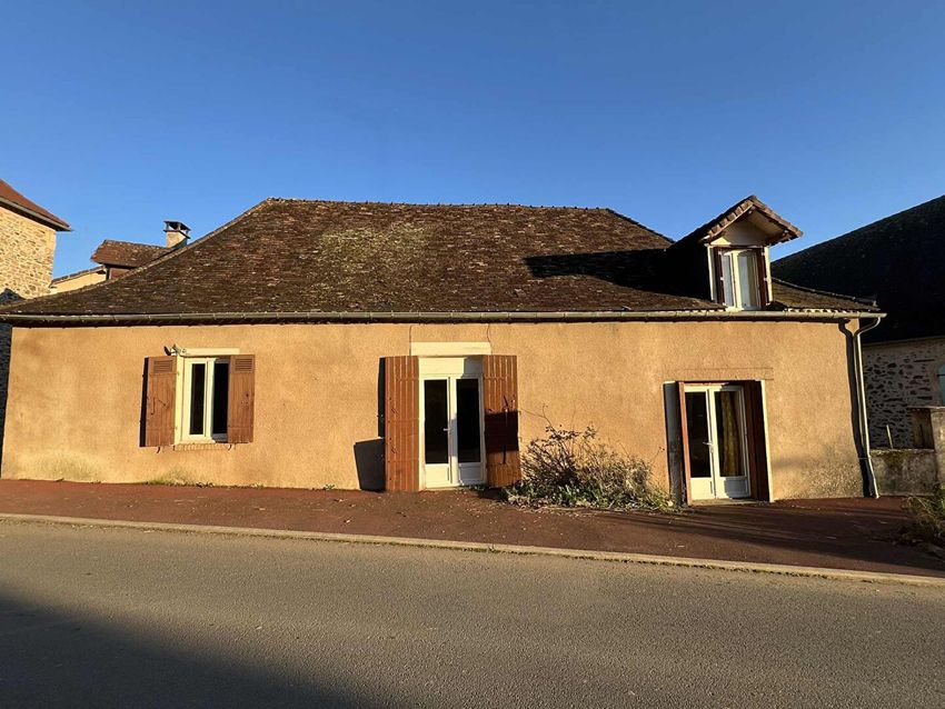 Image Façade à  maison de village de Dussac