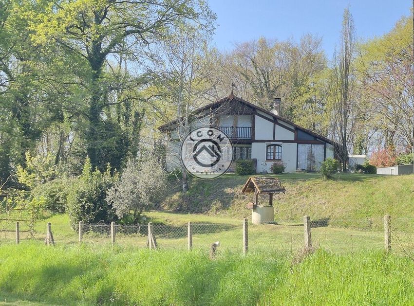 Image Façade à  propriété agricole de Lamothe