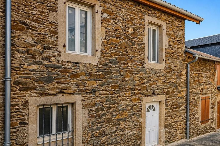 Image Façade à  maison individuelle de Saint-Sernin-sur-Rance