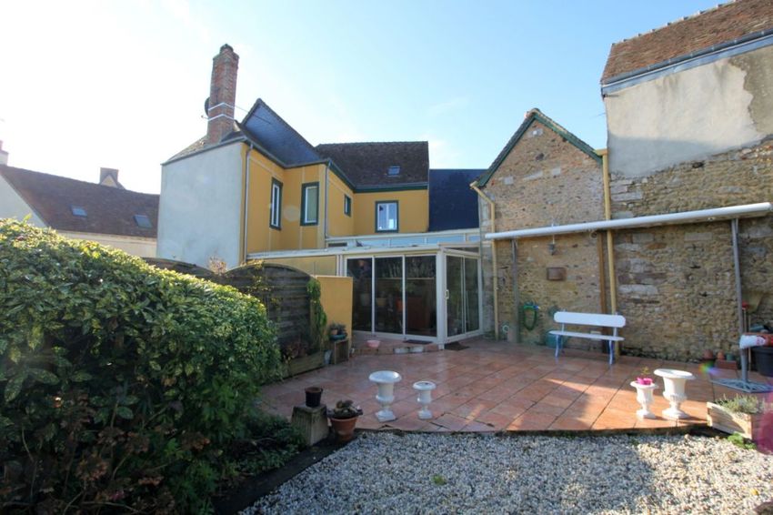 Image Façade à  maison mitoyenne de Bonnétable