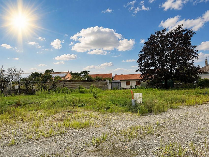 Image de terrain à Décines-Charpieu