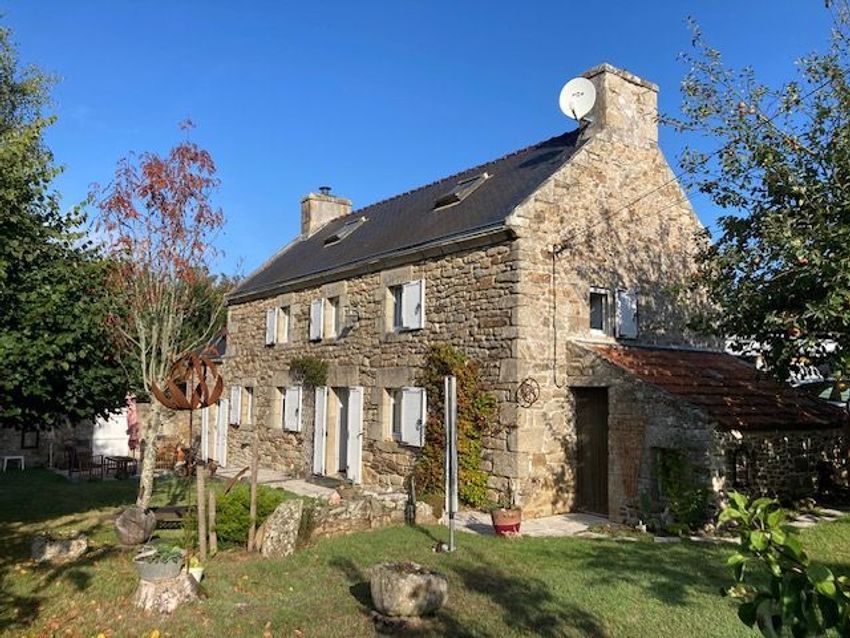 Image Façade à  maison individuelle de Plogoff