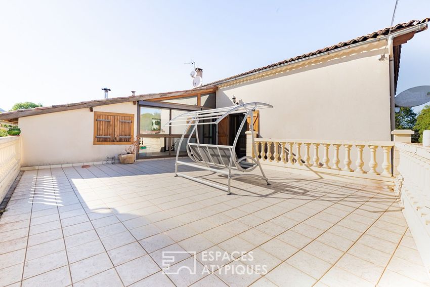 Image Terrasse à  maison mitoyenne de Espezel