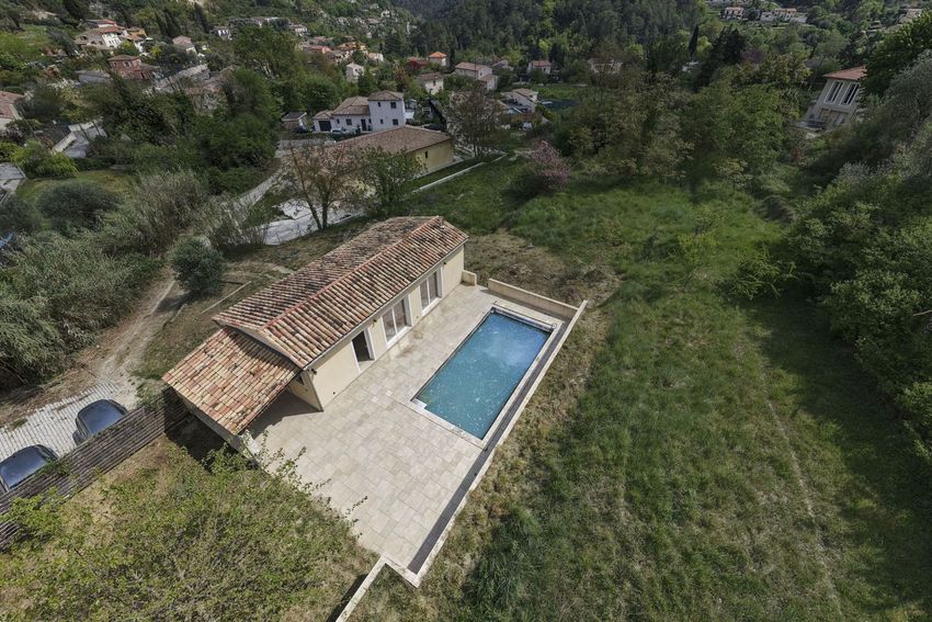 Image Piscine à  villa de Tourrette-Levens