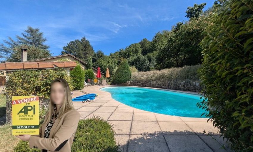 Image Piscine à  maison individuelle de Serrières