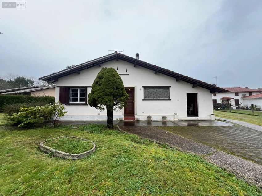 Image Façade à  maison individuelle de Arengosse