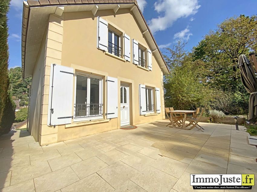 Image Façade à  maison individuelle de Lévis-Saint-Nom