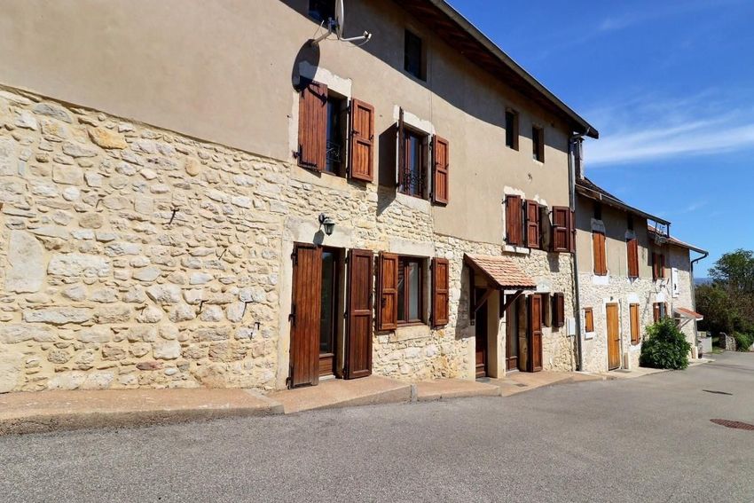 Image Façade à  maison individuelle de Creys-Mépieu