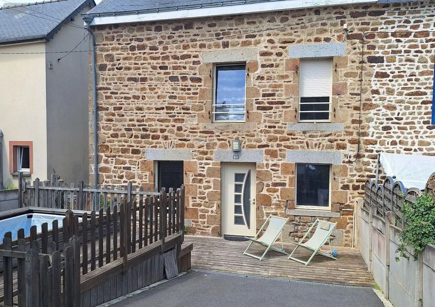 Image Façade à  maison mitoyenne de Ernée