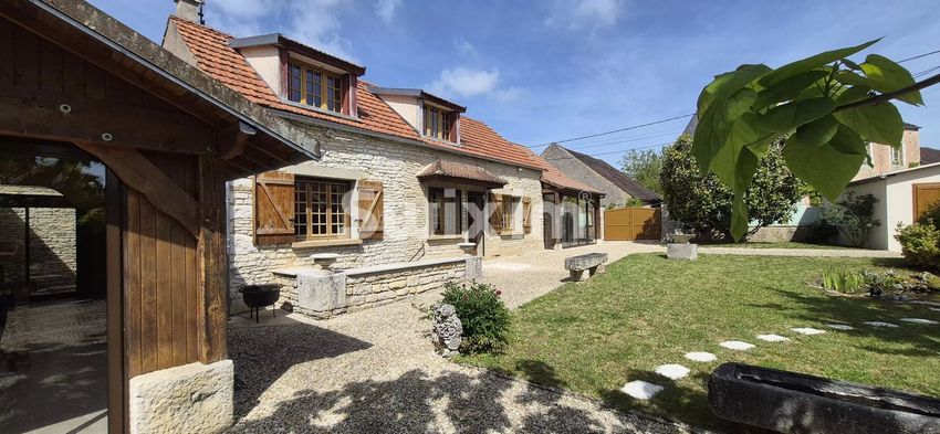 Image Façade à  maison individuelle de Noyers
