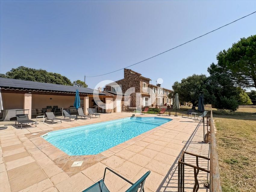 Image Piscine à  propriété agricole de Gonfaron