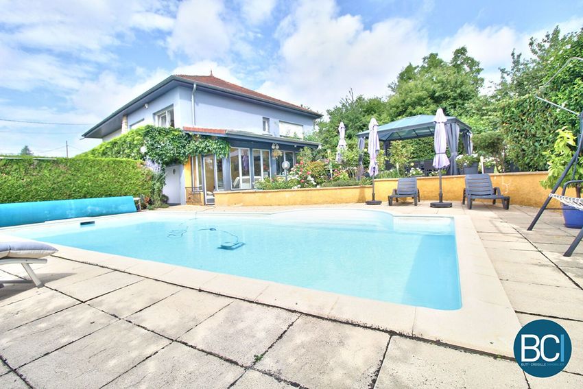 Image Piscine à  villa de Dommartemont
