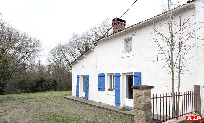 Image Façade à  maison individuelle de Saint-Maurice-le-Girard
