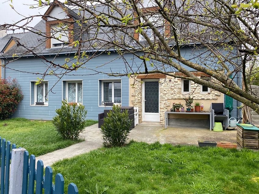 Image Façade à immeuble de Saint-Martin-du-Fouilloux