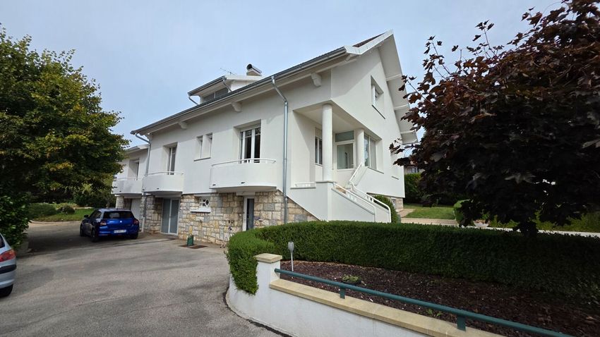 Image Façade à  maison individuelle de Oyonnax