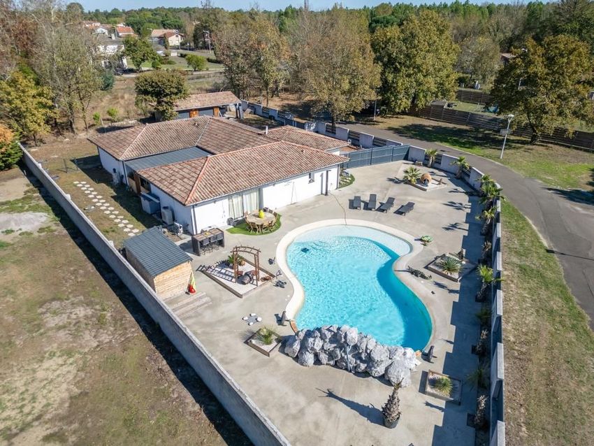 Image Piscine à  maison individuelle de Saugnac-et-Muret