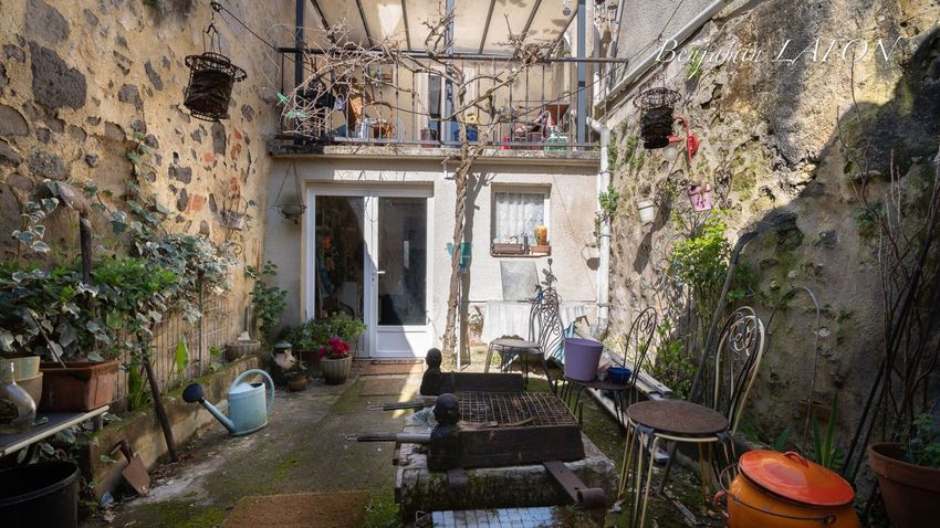 Image Façade à  maison mitoyenne de Francescas