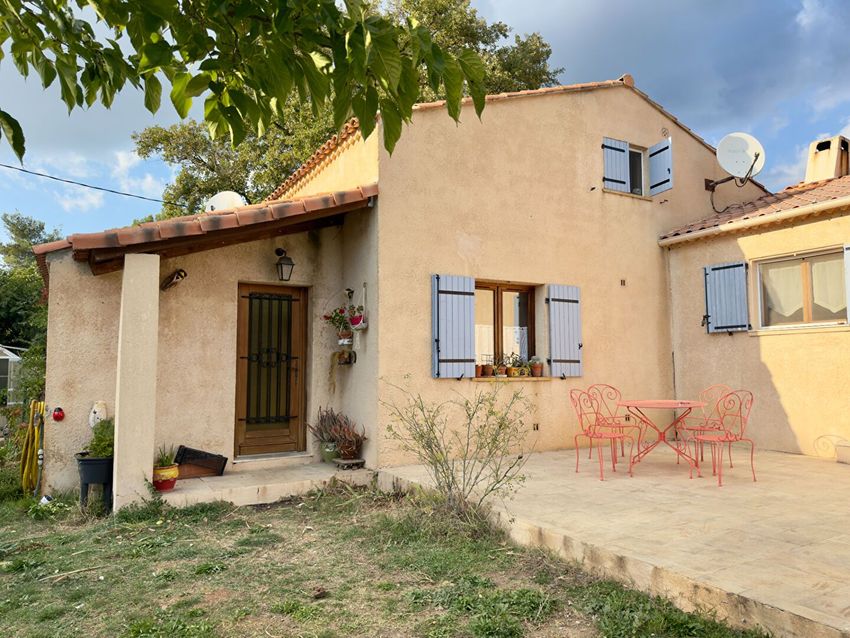 Image Façade à  maison individuelle de Pourrières