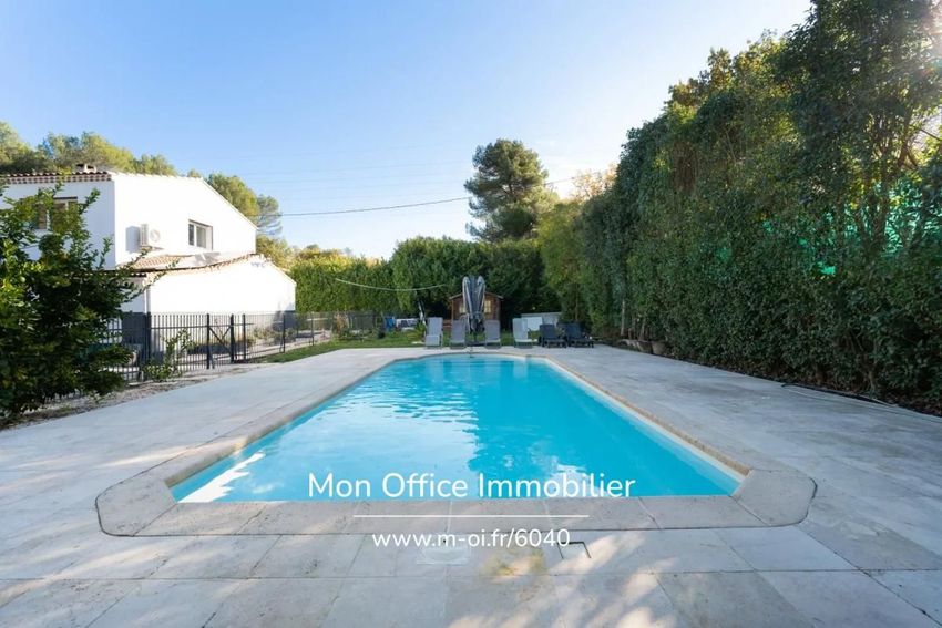Image Piscine à  maison individuelle de Mimet