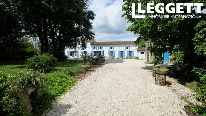Image Façade à  propriété agricole de Saint-Hilaire-de-Villefranche