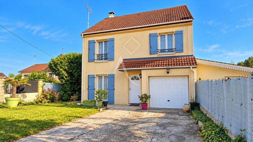 Image Façade à  maison individuelle de Les Mureaux