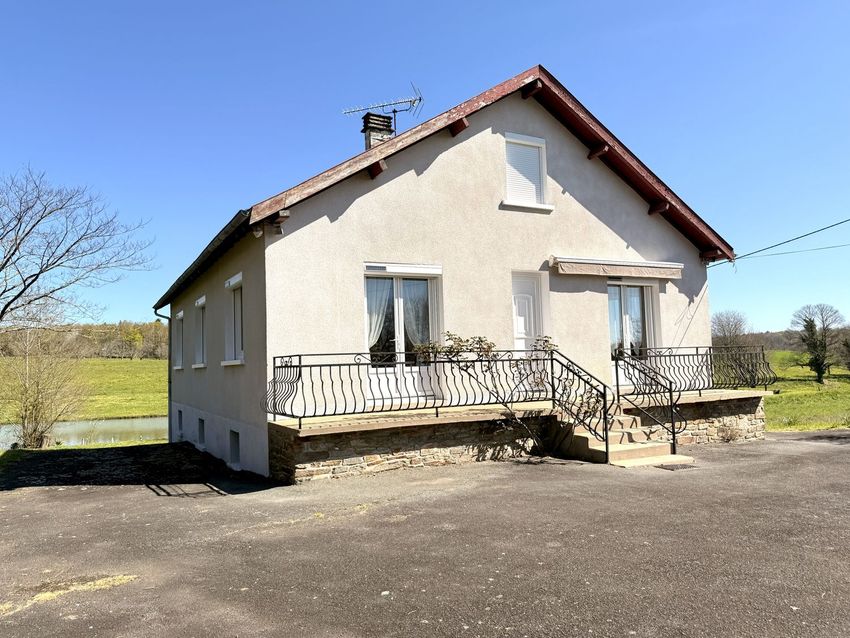 Image Façade à  maison individuelle de Savignac-Lédrier