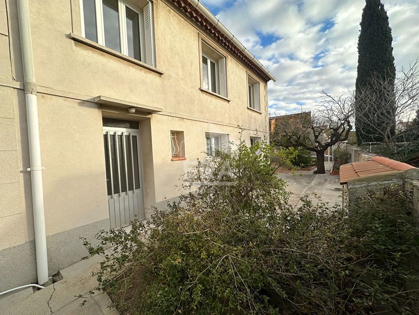 Image Façade à  maison individuelle de Saint-Mitre-les-Remparts