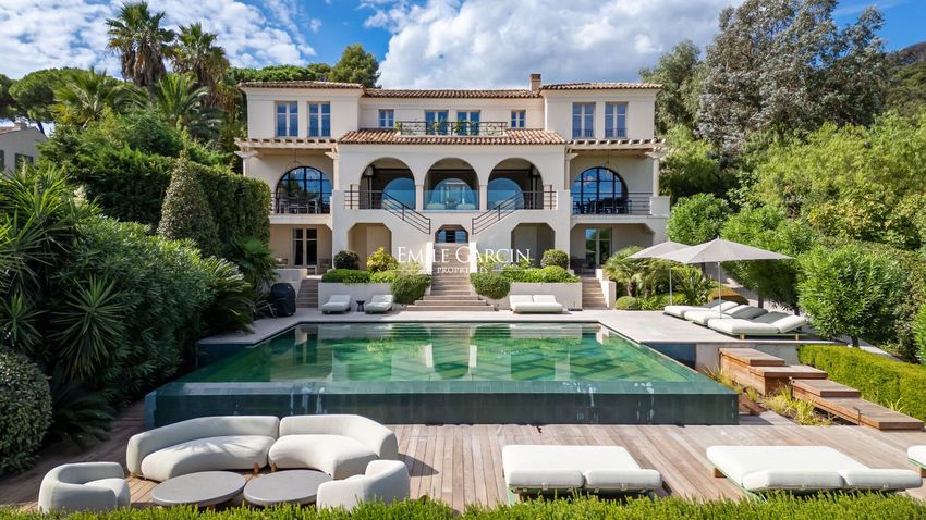 Image Piscine à  manoir de Saint-Tropez