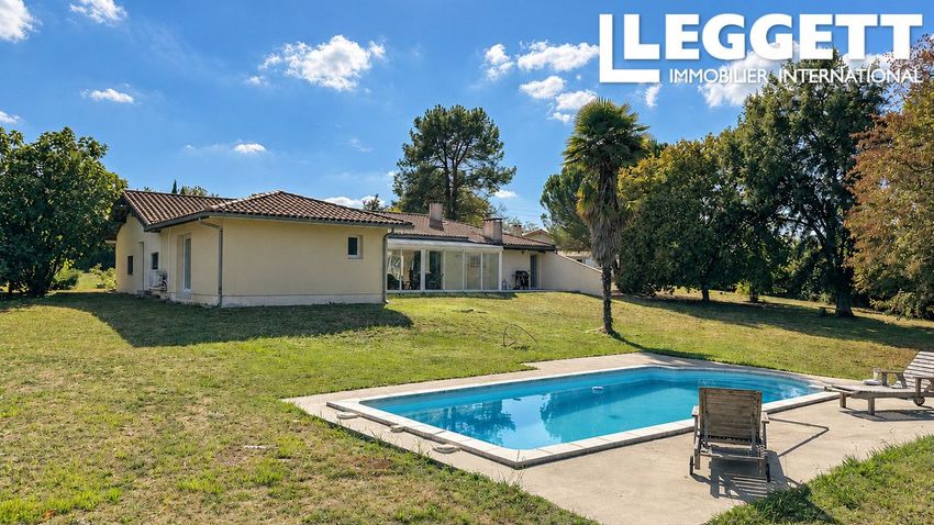 Image Piscine à  maison individuelle de Castelnau d'Auzan Labarrère