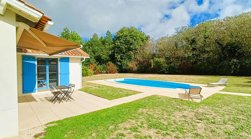 Image Piscine à  maison individuelle de Coëx