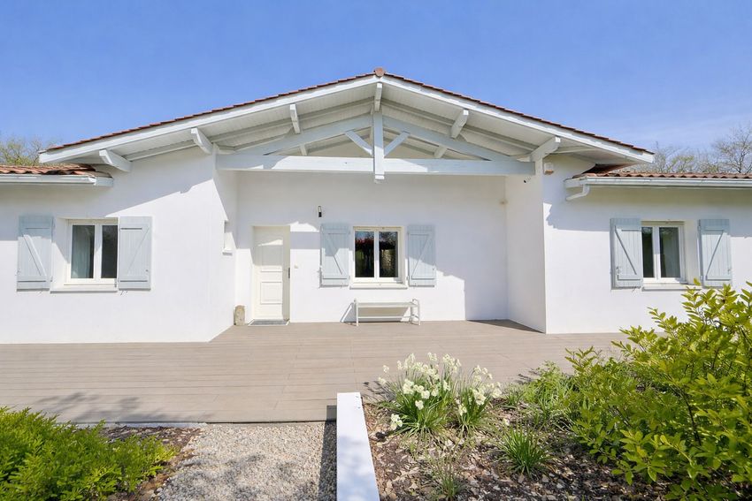 Image Façade à  villa de Bidart