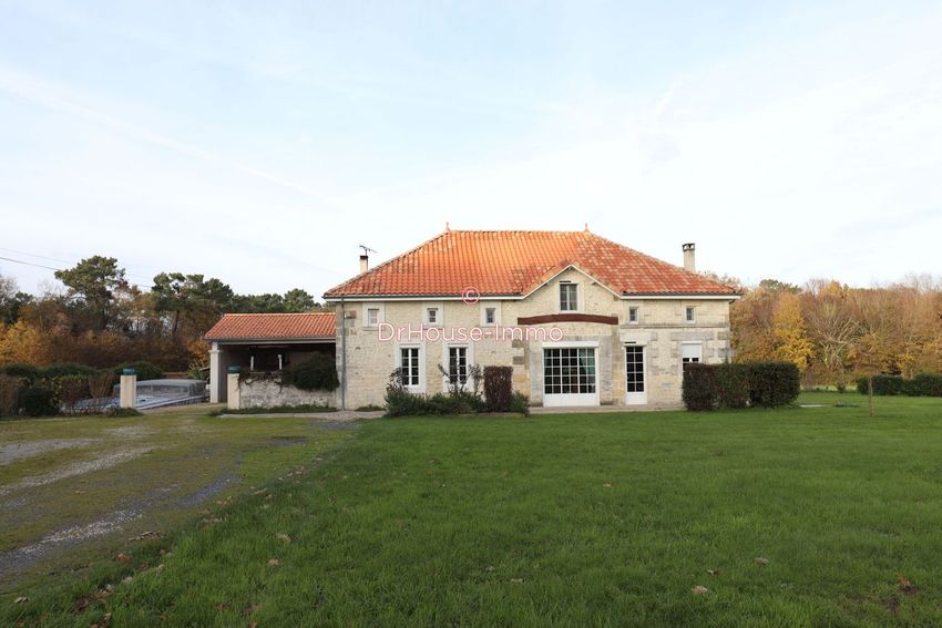 Image Façade à  villa de Villexavier
