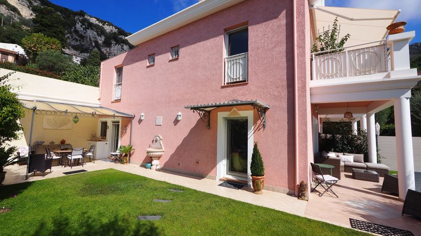 Image Façade à  maison individuelle de La Turbie