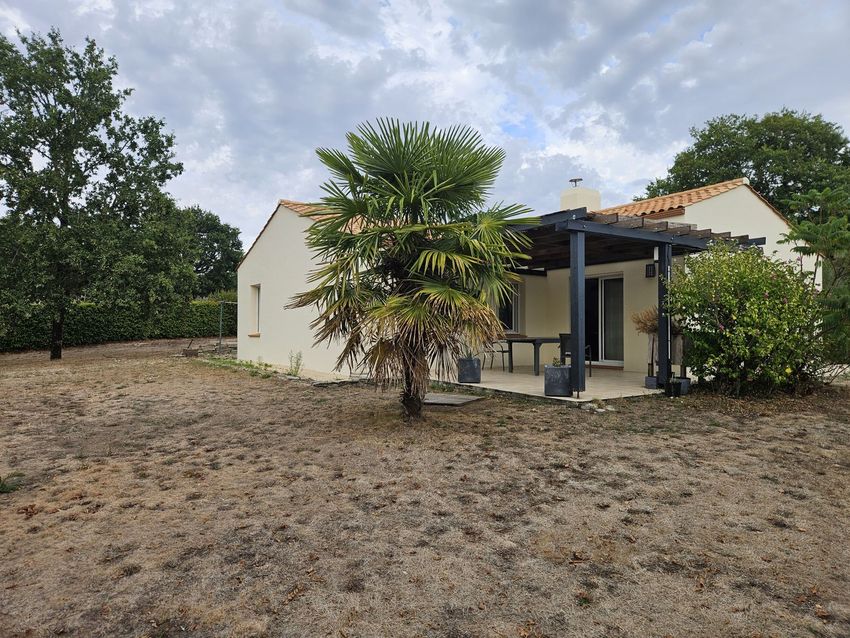 Image Façade à  maison individuelle de Paulx