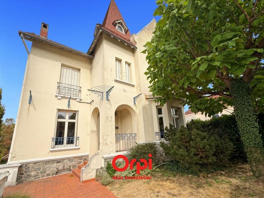 Image Façade à  propriété agricole de Montluçon