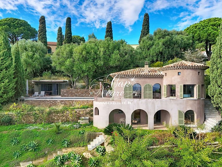 Image Façade à  villa de Bormes-les-Mimosas
