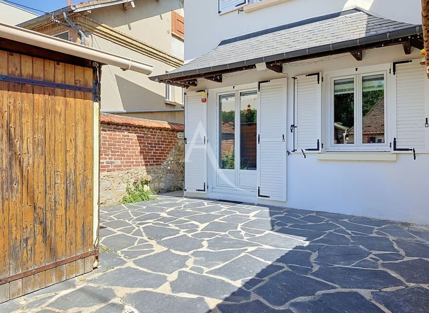 Image Façade à  maison mitoyenne de Louviers