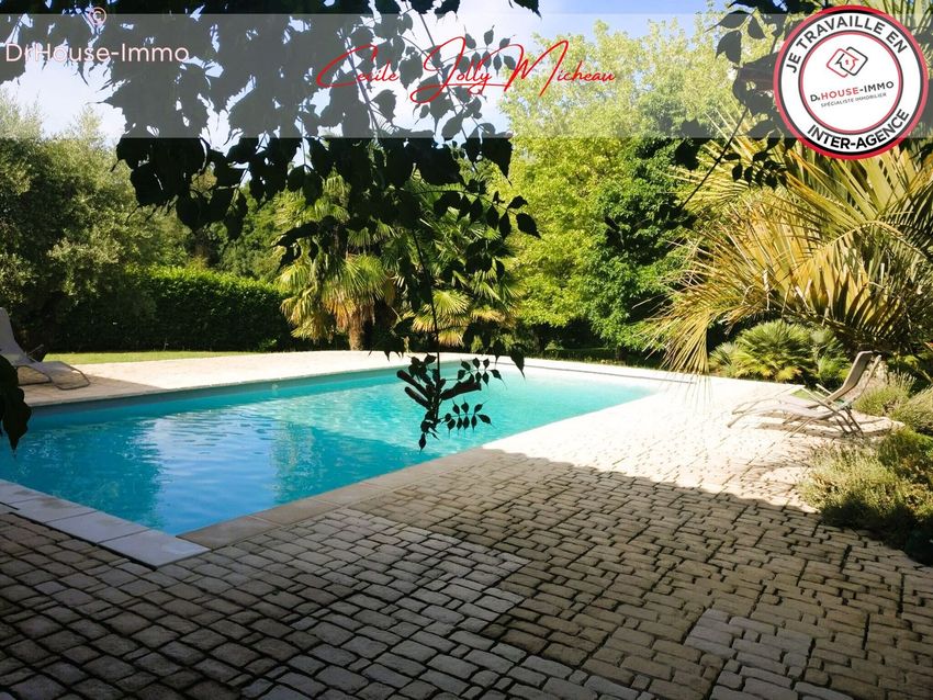 Image Piscine à  villa de Saint-Savin