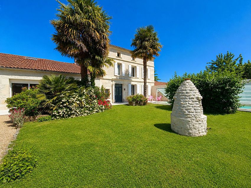 Image Façade à  maison individuelle de Cherves-Richemont