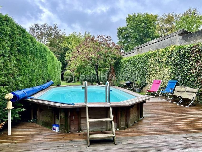 Image Piscine à  maison mitoyenne de Aire-sur-l'Adour