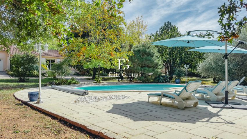 Image Piscine à  maison individuelle de Pranzac